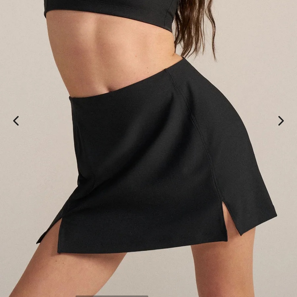 Outdoor Voices Warmup 2.5” Skort
